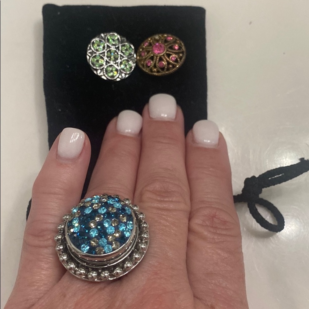 Ring with interchangeable stones.